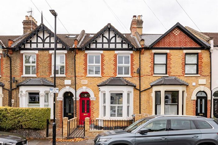 4 Bedroom Terraced House For Sale In Shaftesbury Road, Walthamstow, E17