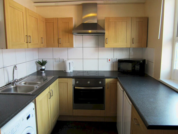 2 Bedroom Property To Rent In , Ruskin Avenue, &#;Manchester, M14