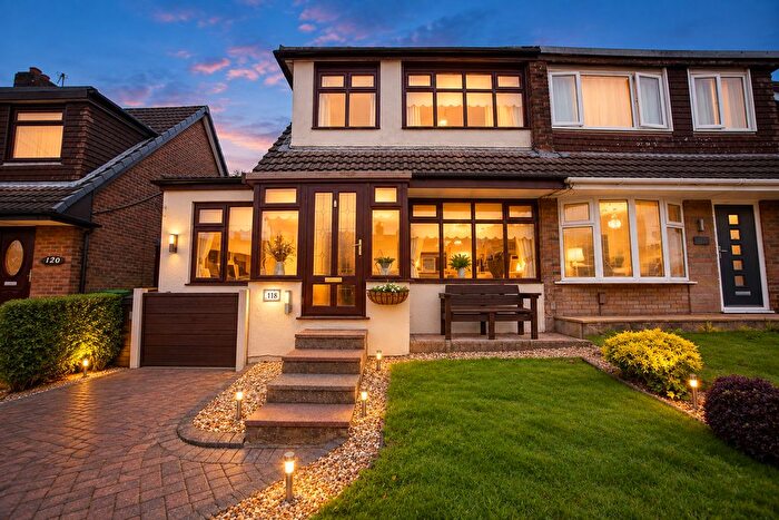 3 Bedroom Semi-Detached House For Sale In Rydal Avenue, Oldham, OL9
