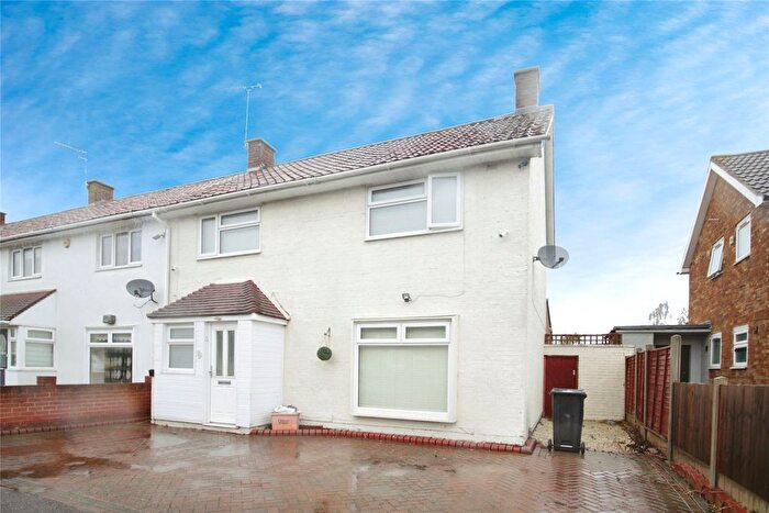 3 Bedroom End Terrace House To Rent In Rippleside, Basildon, SS14