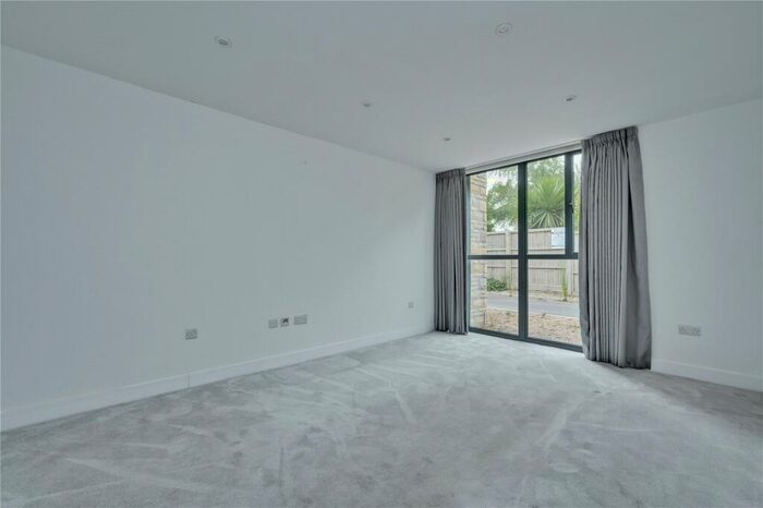 3 Bedroom Terraced House To Rent In Ditton Grove, Esher, Surrey, KT10