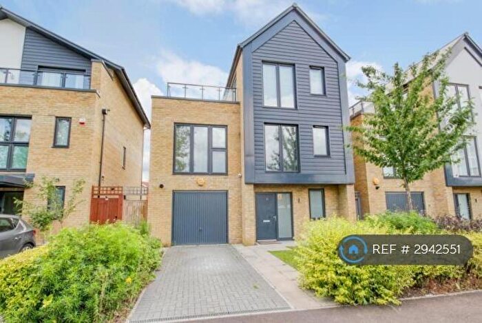 4 Bedroom Detached House To Rent In Elderberry Close, Romford, RM3