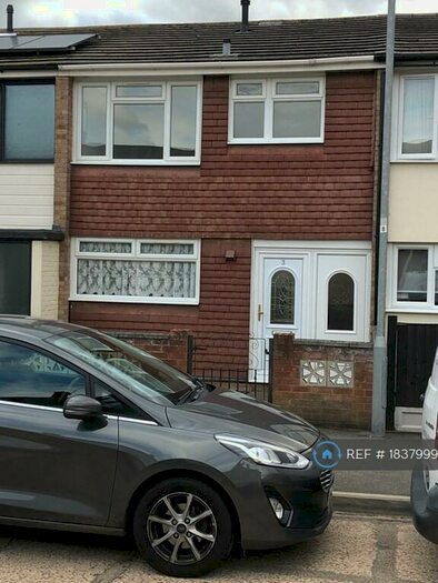 3 Bedroom Terraced House To Rent In Clarendon Road, Basildon, SS13