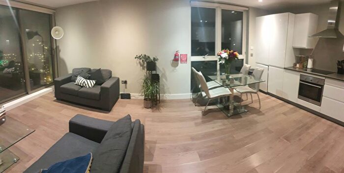 2 Bedroom Flat To Rent In Dowsett Road, London, N17