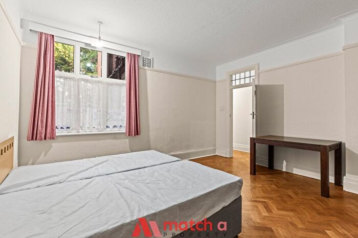 3 Bedroom Flat To Rent In Haven Green Court, Haven Green, London, W5
