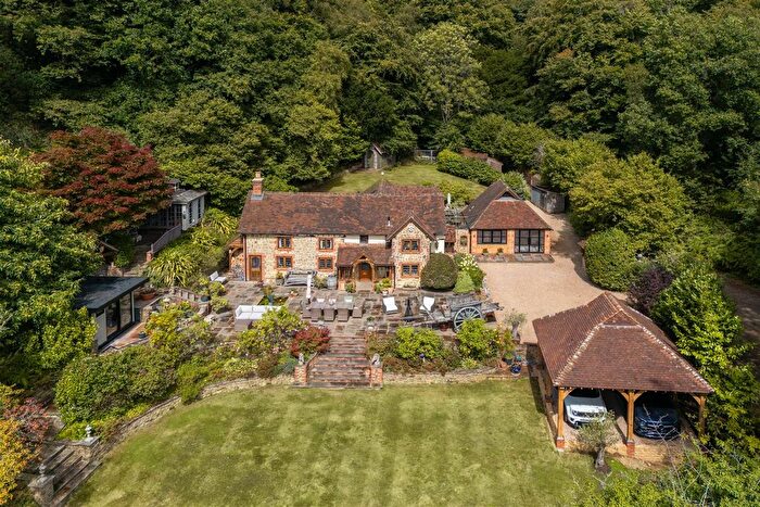 4 Bedroom Detached House To Rent In Horse Block Hollow, Cranleigh, Surrey, GU6