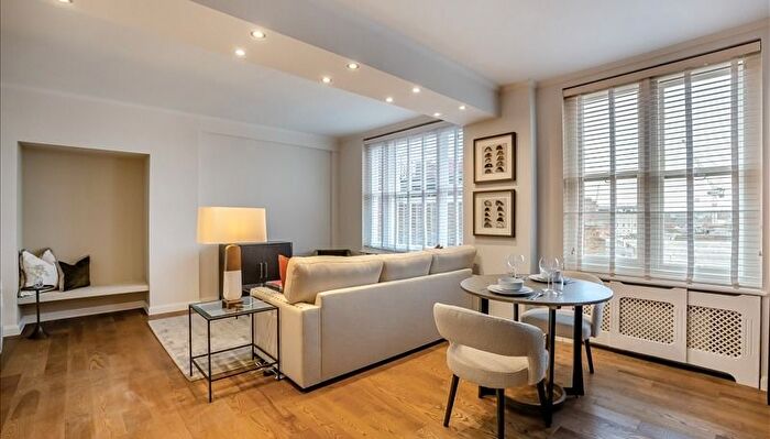1 Bedroom Flat To Rent In Hill Street, Mayfair, W1J