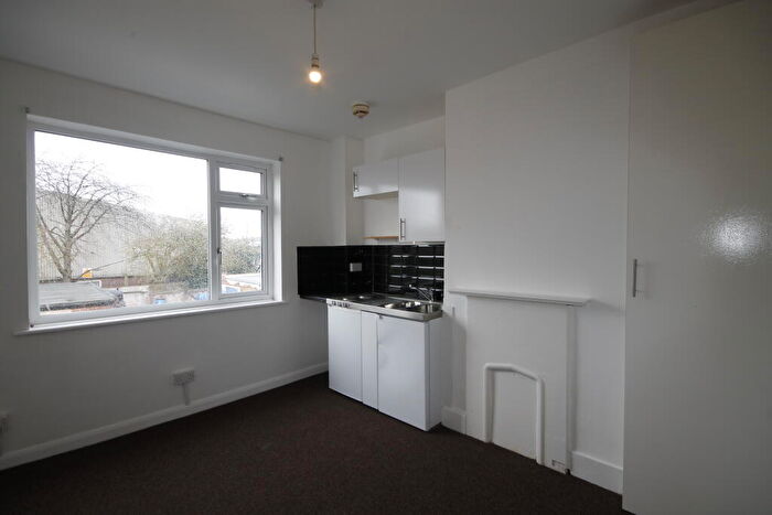 Studio To Rent In Willoughby Lane, Tottenham, London, N17