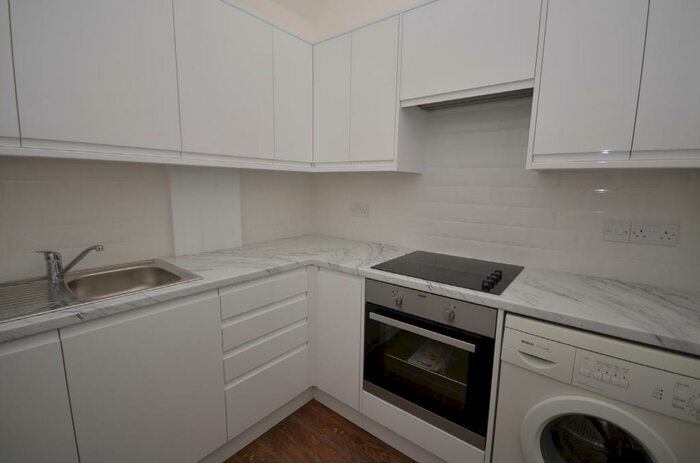 1 Bedroom Apartment To Rent In West Street, Farnham, Surrey, GU9
