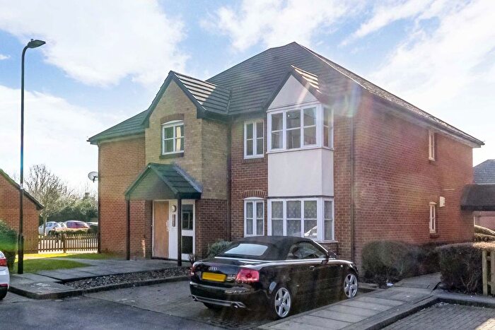 2 Bedroom Flat To Rent In Curtis Drive, Acton, W3