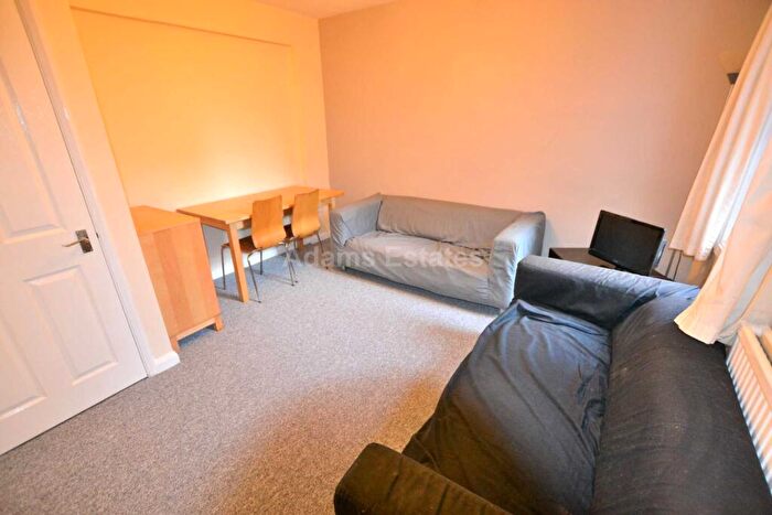 4 Bedroom Terraced House To Rent In Granby Gardens, Reading, RG1