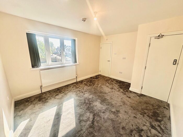 Property To Rent In Basildon Avenue, Ilford, IG5