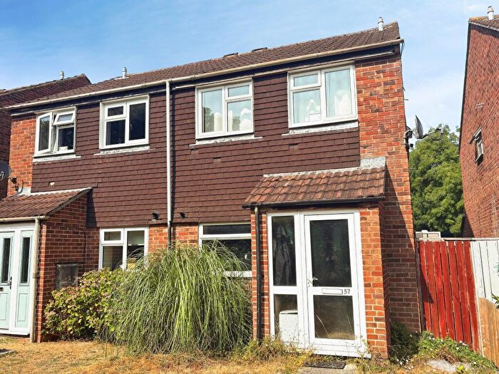 3 Bedroom Semi-Detached House For Sale In Trajan Walk, Andover, SP10
