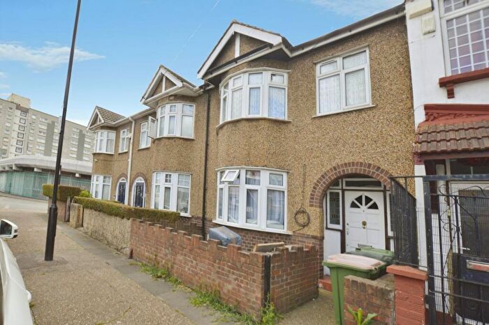 3 Bedroom Terraced House For Sale In Rochester Ave, Upton Park, London, E13