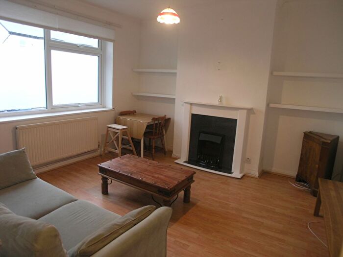 1 Bedroom Maisonette To Rent In Station Road, London, N3