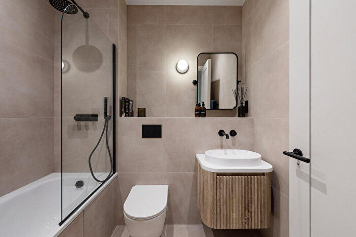 2 Bedroom Apartment For Sale In The Threadworks, Bethnal Green, E2 - Photo 9
