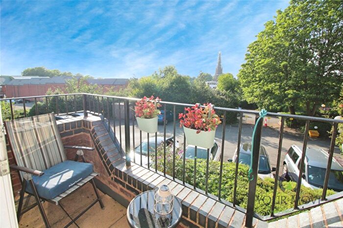 1 Bedroom Flat For Sale In Ednall Lane, Bromsgrove, Worcestershire, B60