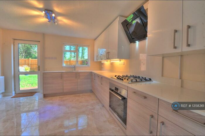 4 Bedroom Detached House To Rent In The Spinney, Milton Keynes, MK13