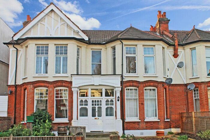 3 Bedroom Flat To Rent In Cumberland Road, London, W3