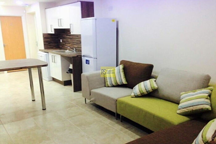 6 Bedroom Terraced House To Rent In George Road, Selly Oak, Birmingham, B29