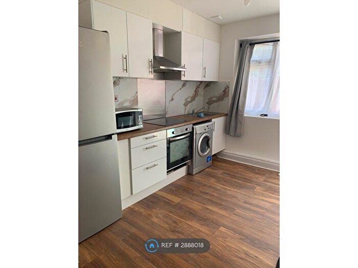 1 Bedroom Flat To Rent In Lampton Park Road, Hounslow, TW3