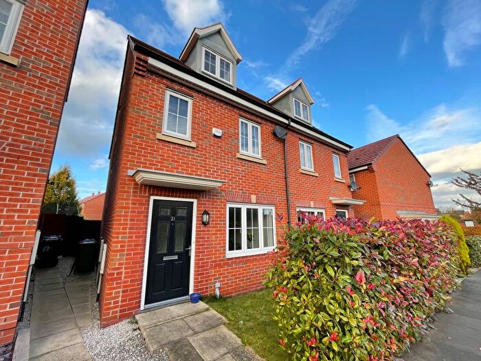 3 Bedroom Semi-Detached House To Rent In Kingswood Road, Warrington, WA5