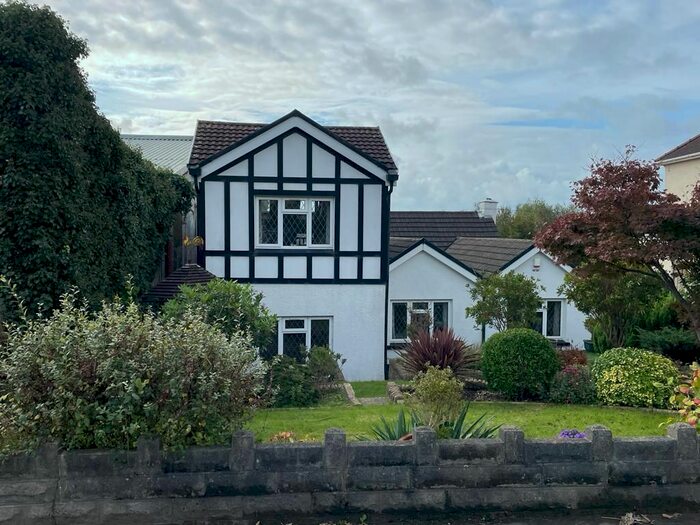 3 Bedroom Detached Bungalow For Sale In Tyrwaun, Pwll, Llanelli, SA15