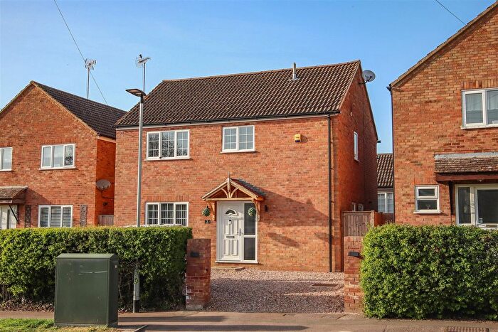 4 Bedroom Detached House For Sale In High Street, Wymington, NN10