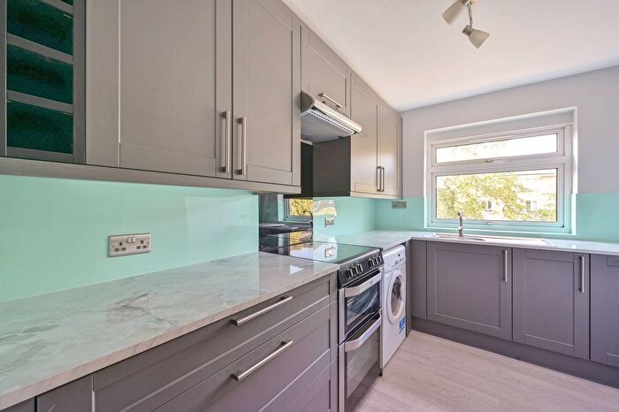 2 Bedroom Flat To Rent In Denmark Avenue, Wimbledon, London, SW19