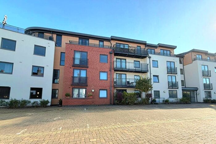 1 Bedroom Flat For Sale In Southern Road, Camberley, Surrey, GU15