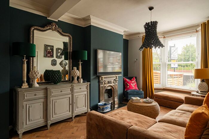 3 Bedroom Terraced House For Sale In Grove Green Road, Leytonstone, London, E11