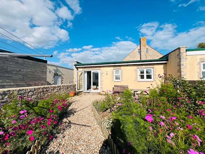 2 Bedroom Bungalow To Rent In Martleaves Cottages, Weymouth, DT4