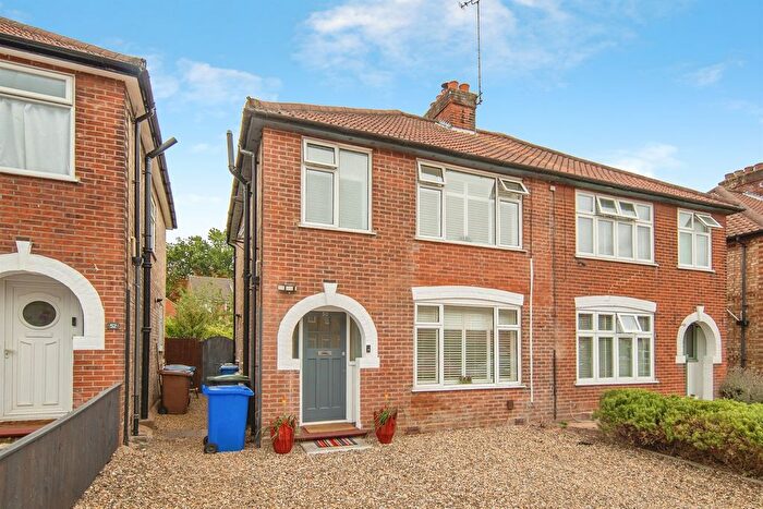 3 Bedroom Semi Detached House For Sale In Tuddenham Avenue, Ipswich, IP4