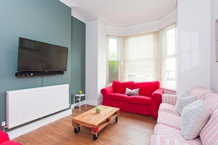 7 Bedroom Terraced House To Rent In Llanishen Street, Cardiff, CF14