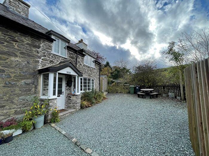 3 Bedroom End Of Terrace House For Sale In Rock Terrace, Llanarmon Dyffryn Ceiriog, LL20