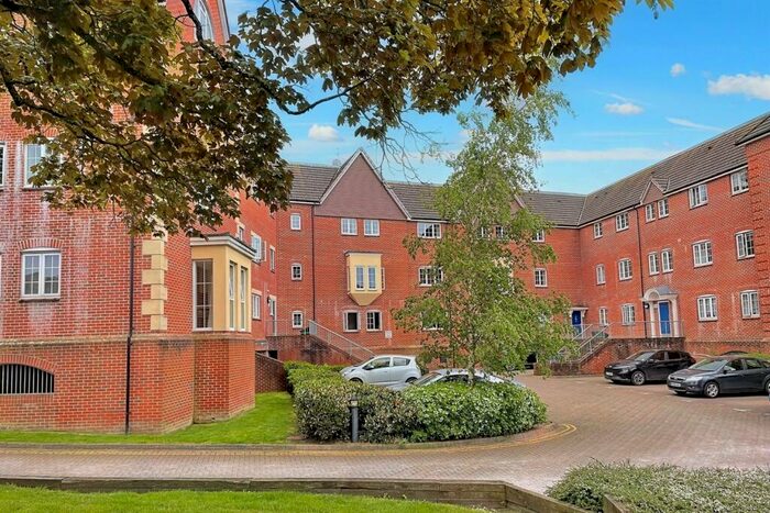 2 Bedroom Flat To Rent In Verwood, BH31