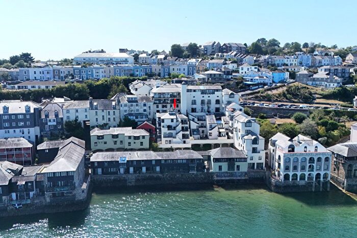 2 Bedroom Flat For Sale In High Street, Falmouth, TR11