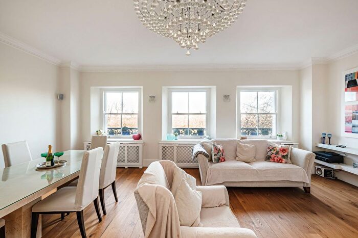 4 Bedroom Flat To Rent In Hyde Park Gate, London, SW7