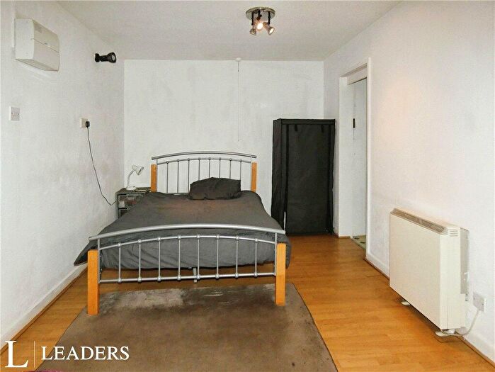 3 Bedroom Apartment For Sale In Queens Park Gardens, Crewe, Cheshire, CW2
