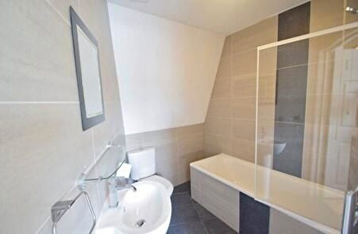 1 Bedroom Flat To Rent In Dollis Road, Mill Hill East, NW7