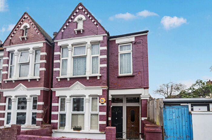 3 Bedroom Maisonette For Sale In Heaton Road, Mitcham, CR4