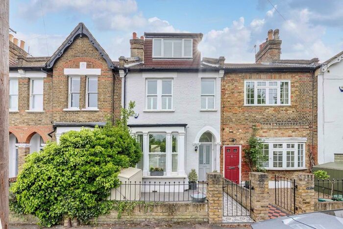 4 Bedroom Property To Rent In Kings Road, Teddington, TW11