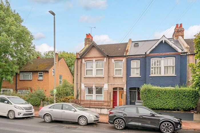 2 Bedroom Maisonette For Sale In Southcroft Road, Furzedown, London, SW17