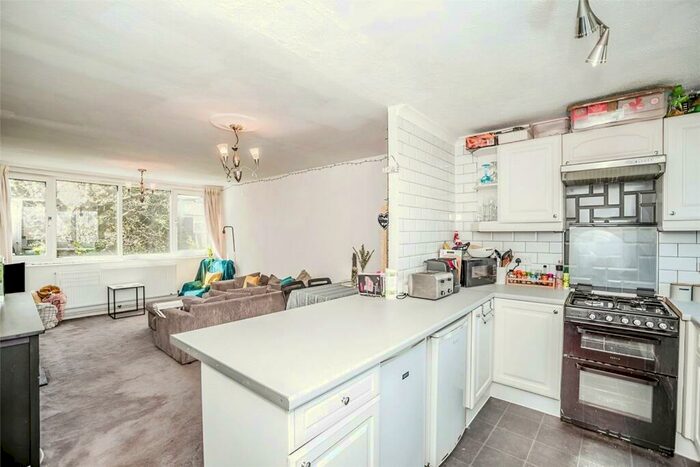 2 Bedroom Flat To Rent In Coleraine Road, London, SE3