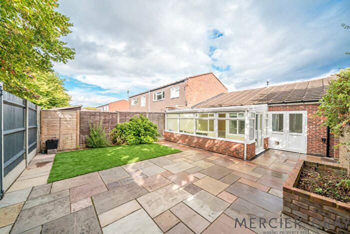 3 Bedroom Terraced House For Sale In Wheatcroft, Waltham Cross, EN7