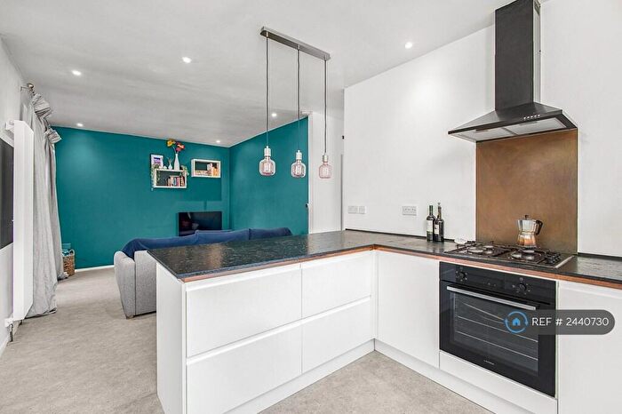 2 Bedroom Flat To Rent In Springbank Road, Newcastle Upon Tyne, NE2