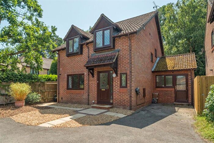 4 Bedroom Detached House For Sale In Carolina Place, Finchampstead, Berkshire, RG40