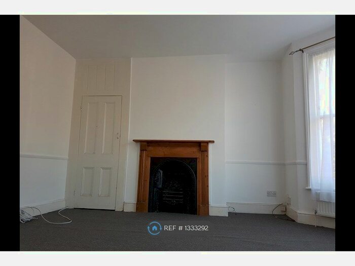 2 Bedroom Flat To Rent In Crabble Hill, Dover, CT17