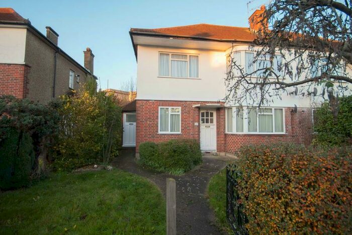 2 Bedroom Maisonette To Rent In Tolcarne Drive, HA5