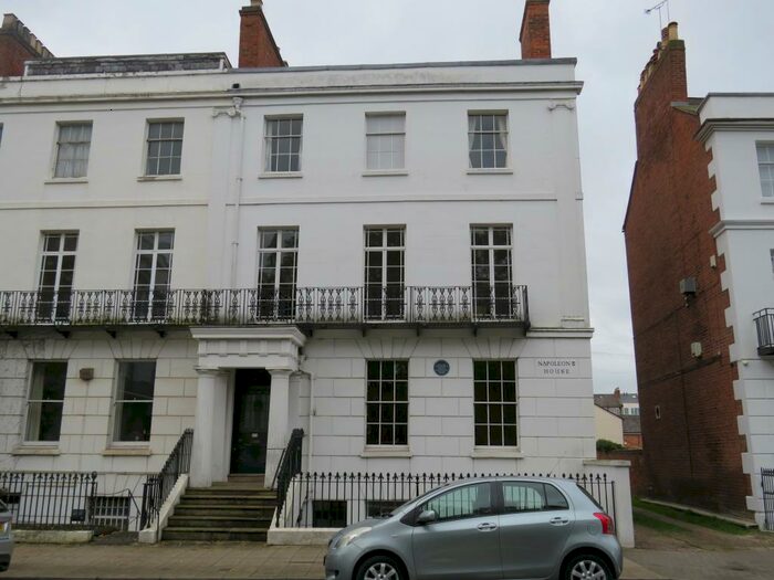 2 Bedroom Flat To Rent In Clarendon Square, Leamington Spa, CV32